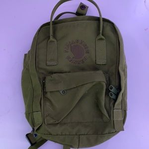 Mini Fjallraven backpack forest green